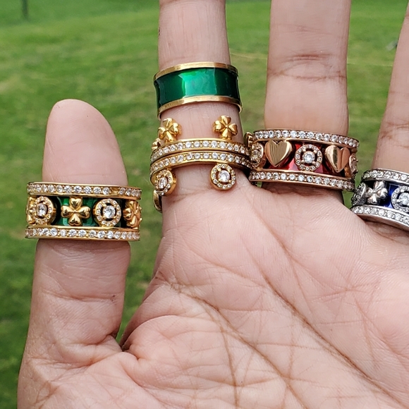 Regal 3 in one Stack Ring with Simulated Diamonds - Picture 9 of 9